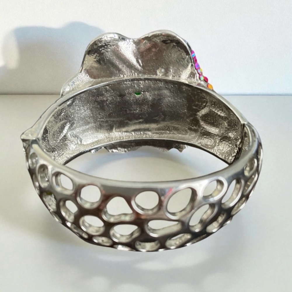 Vintage Cuff Bracelet with Embellished Frog on a Lilly Pad - Picture 5 of 7